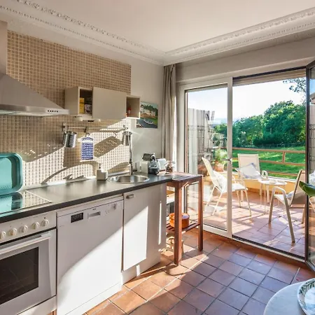 Uribe-biscay Apartment Menaka