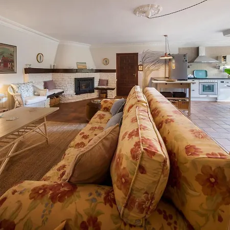 Uribe-biscay Apartment Menaka